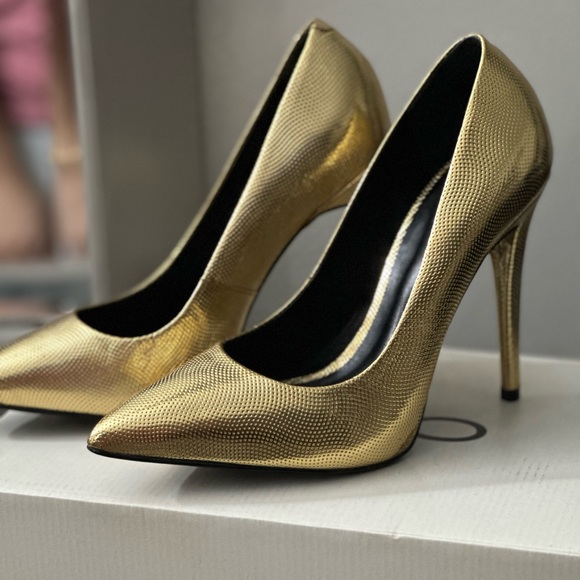 Gold Aldo Pumps size 7, worn only once - Picture 1 of 5